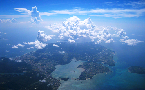 沖縄にマイル特典で行くならANAとJALどちらがお得か徹底比較